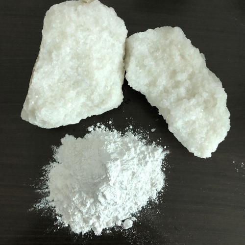重鈣粉與彩瑞 工業(yè)原料的廣泛應(yīng)用與燃料油的關(guān)聯(lián)解析